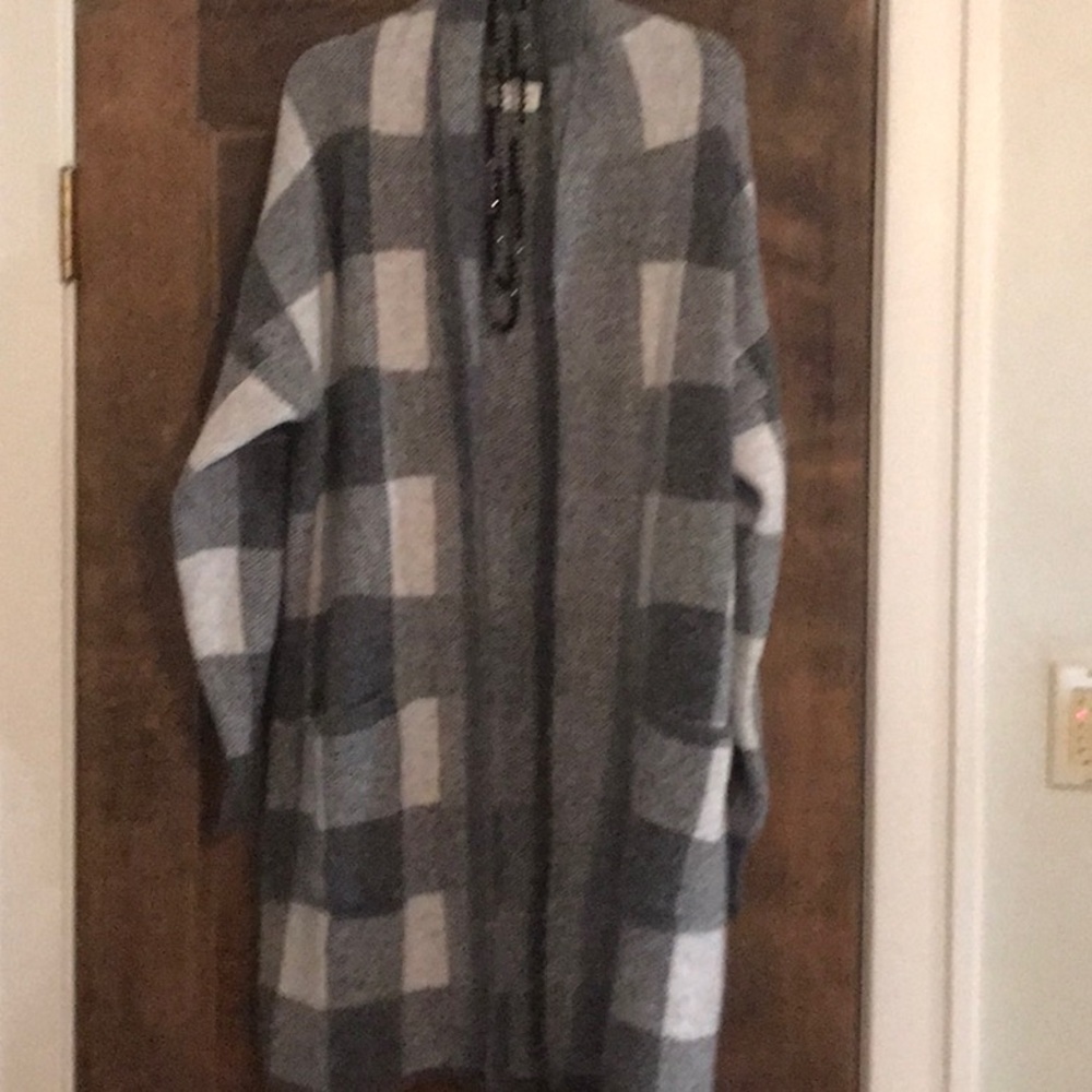 Allie RoseCozy Plaid Open Cardigan size small